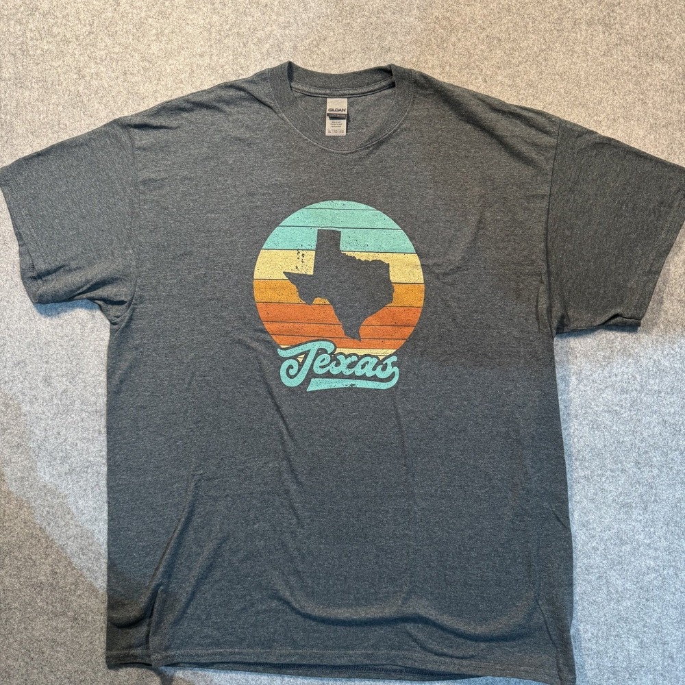 Gildan Mens Texas Retro Sunset Graphic T-Shirt Charcoal Gray XL Heavy‎ Cotton